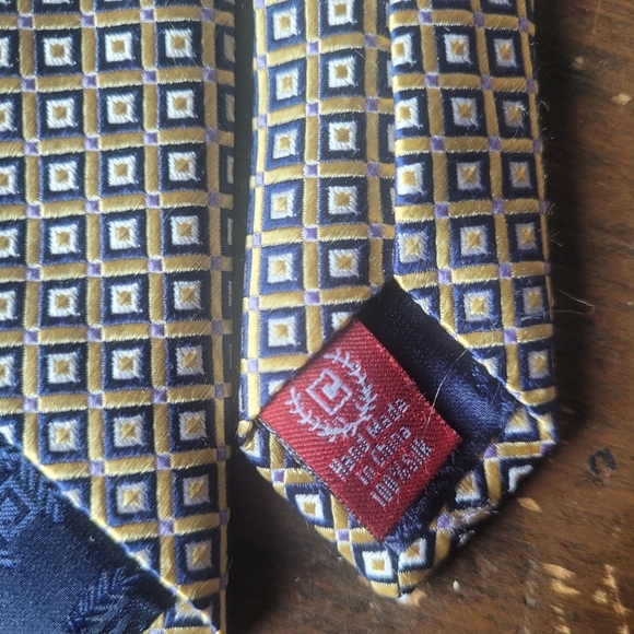 Chaps By Ralph Lauren Gold and Blue Silk Tie - Picture 3 of 3